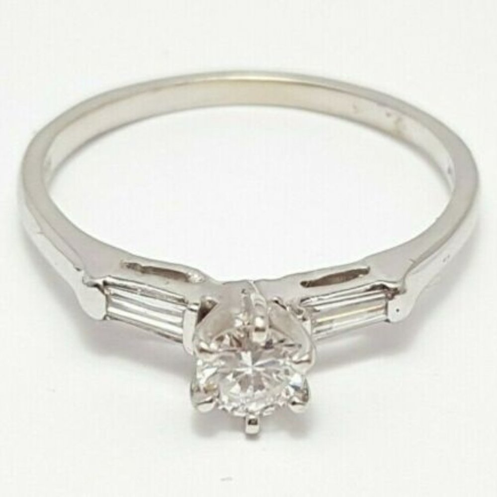 Beautiful 14K & 18K Karat White Gold Wedding Engagement Solitaire Diamond Ring